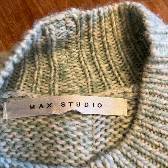 Max Studio Green Cashmere Sweater – no tags – fits small to medium - Picture 2 of 8